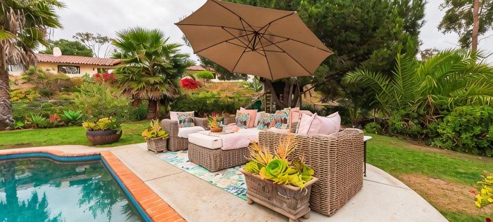 Luxury Coastal Retreat-PrivatePool, Spa & Yard-Dog-Friendly-5 Min to Beach オーシャンサイドのホテル