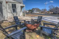Gorgeous Home 1 Blk from Main with Hot Tub & Fire Pit! - 3-Sterne