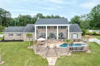 Where Family Memories Are Made | Main Channel Luxury | Pool | Sleeps 14 - Jacuzzi