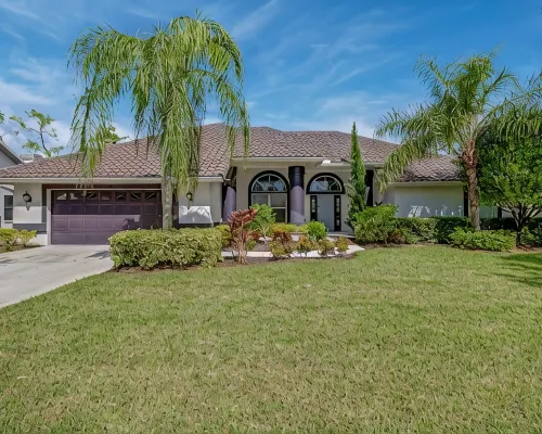 Pristine Luxury Heated Pool Home on the Golf Course Hotels in Lely