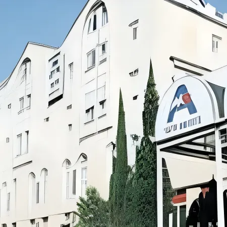 Hôtel Arles Plaza