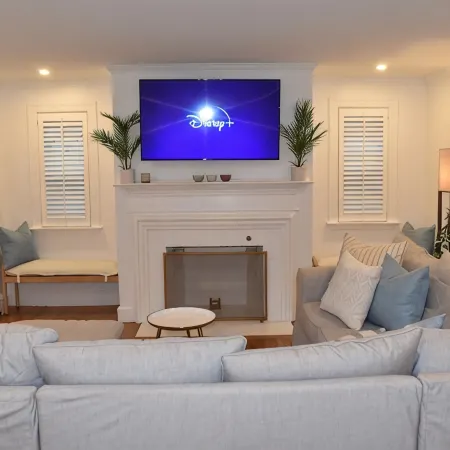 NEW Charming Walk to beach 2-bedroom Coastal Home