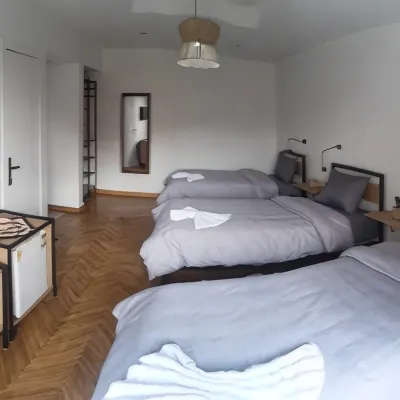 Pyramids nights Hostel Các khách sạn gần Đại kim tự tháp Giza