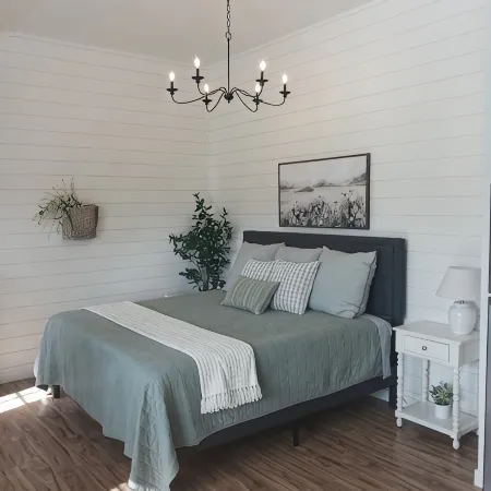 Longhorn Studio- 15 min from Glacier NP-Whitefish Mtn, and Flathead Lake!