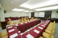 Sarila Hotel Solo - Parkplatz