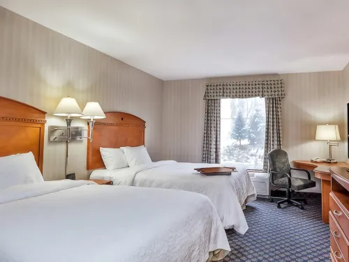 Hampton Inn & Suites Jamestown - 2-Star