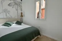 Charming Apartment with Terrace, Village on Foot - واي فاي