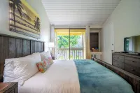 Magnificent Newly Renovated TBay Golf Course Condo