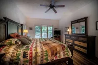 Cozy Family Mountain Home in Seven Springs - 4-Star