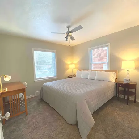Skots Villa Bottom West. Near Sanford Medical, Midco, Univ. SF & Augustana