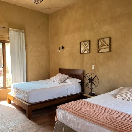 5-bedroom house with spectacular views of Malinalco with WiFi Отели в г. Малиналько