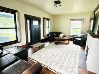 4BR Retreat in Waukon • Group Friendly Hotels in Allamakee County