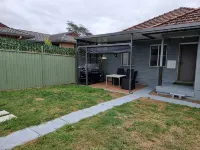 Relax in a cozy house,BBQ,10 mins from the beaches Hotels in Miranda