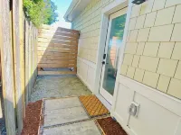 Seaside Haven Oceanfront Suite - Private Hot Tub Hotels in Sidney