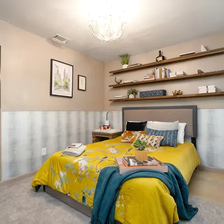 Ivy's Charming 2 Bedroom 2 Bath with Jetted Tub