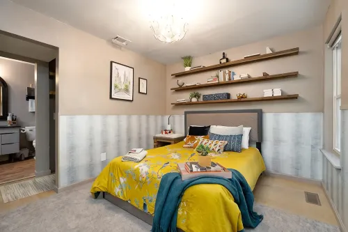 Ivy's Charming 2 Bedroom 2 Bath with Jetted Tub