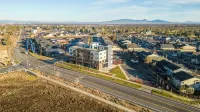 Mountain views condo with coffee/restaurant on first floor - Wifi