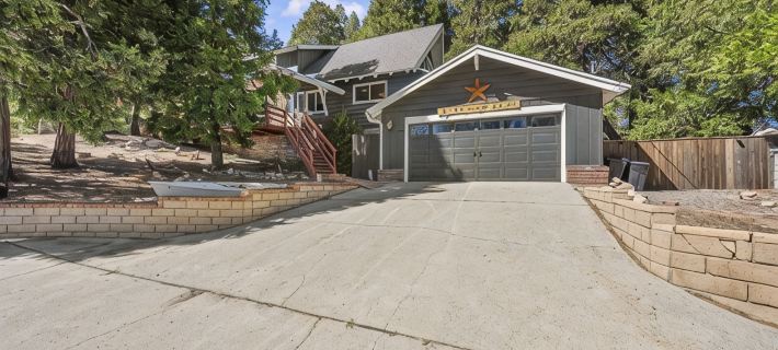 Mountain Cabin Retreat Fenced Yard Game Room Easy Parking Hotels in Lake Arrowhead
