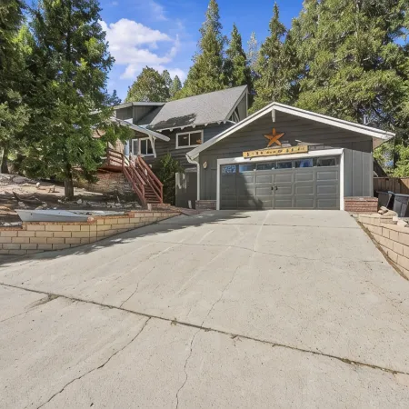 Mountain Cabin Retreat Fenced Yard Game Room Easy Parking