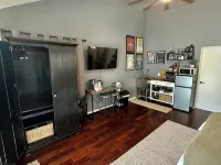 Charming Studio in Folsom - Quiet Neighborhood Close to Trails & Folsom Lake Hotels in Folsom