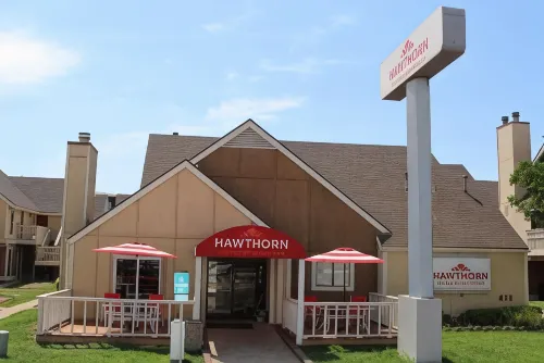 Hawthorn Extended Stay by Wyndham Wichita - Balcony