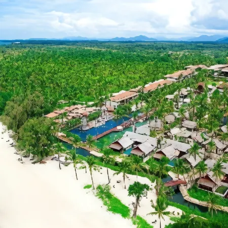 Graceland Khaolak Beach Resort Отели в г. Такуа Па
