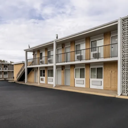 Super 8 by Wyndham Rockford South