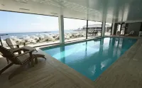 Arkin Palm Beach Hotel - 5-Star