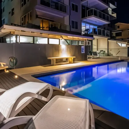 84 The Spit Holiday Apartments