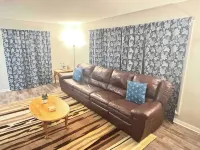 PROMO 10% WEEKLY AND 15% MONTHLY!Spacious & Quaint Home Game Room LOTS of Beds! - Parvekkeita