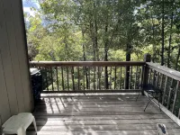 距海倫市中心不到5分鐘的木屋，約納山美景 - 小木屋