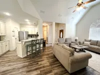 The Happy Hideaway - Gameday Haven - Homestays