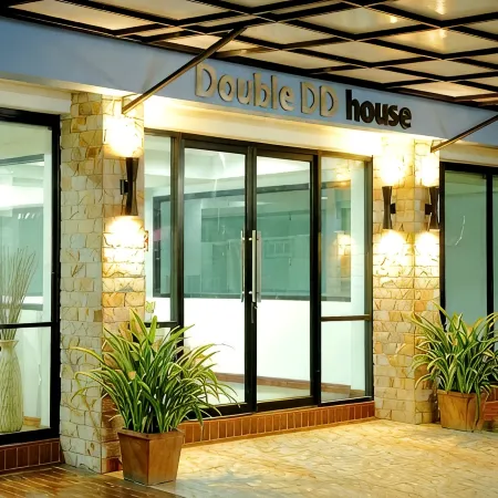 Double DD House at Mrt Sutthisarn Отели рядом с достопримечательностью «Станция метро Sutthisan»
