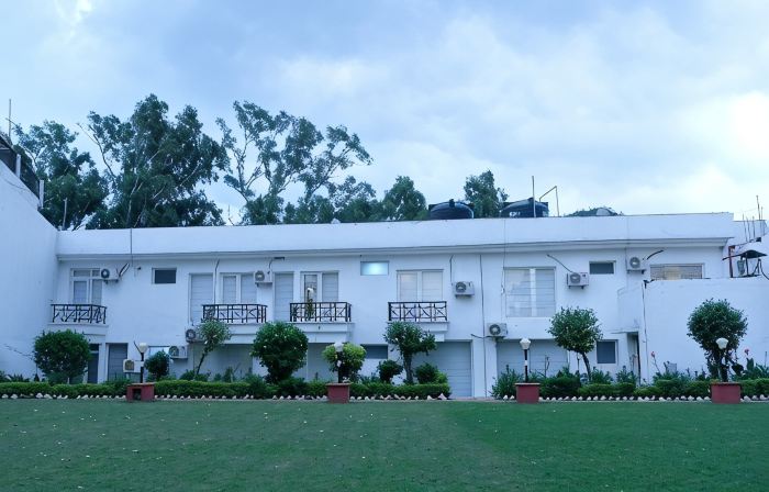 Black Mango Resort
