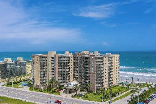 Oceanfront 3Br Condo w/ 450+ Sq Ft Glass Balcony & Stunning Views - Private Pools