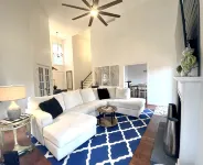 Gorgeous 4 BR Home - 1.5 mi from DT Alpharetta and Avalon - Boutique
