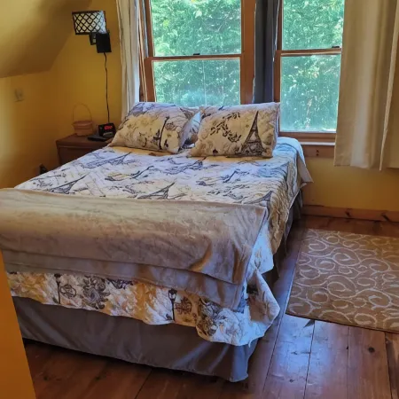Great cabin on a tidal river, just minutes from Acadia National Park.