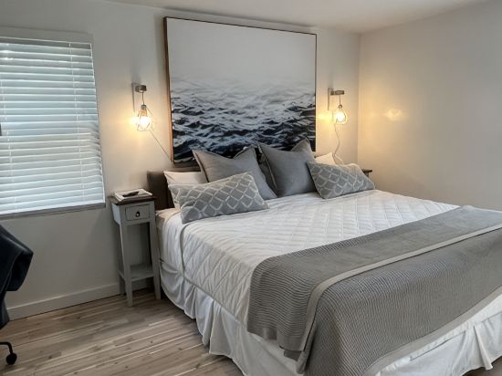 Escape To Cape - Fully Renovated 2 Bedroom House, Close To Main Street And Beach