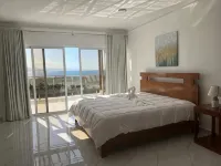 Luxury Beach Front Villa with Private pool and stunning Ocean View! - sul mare