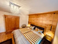 Charming Holiday House - Homestays
