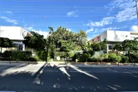 Luxury Modern 1BR Apt near 7Mile Beach - 4-Star