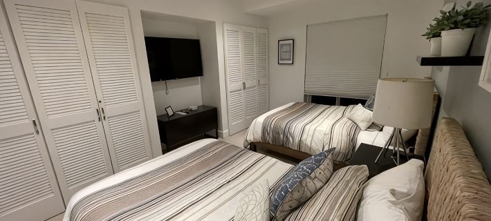Spacious Penthouse in Paradise, Huge Villa ~ Eagle Beach, rooftop hot tub! Hoteles en Playa de Eagle