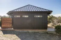 Couples Retreat, Private Hot Tub, Stars & Outdoor Shower