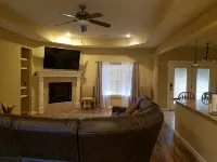 Spacious 3 Bedroom Gem with Lighted Patio - Hot Tub