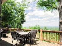 Pops Cozy Cabin w/ an incredible valley view. Gas firepit, full kitchen and more - 4-Star