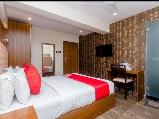 Hotel Qubestay Airport