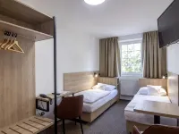 Hotel Avion Hotels near White Hill
