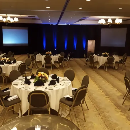 DoubleTree by Hilton Hotel Libertyville - Mundelein