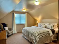Golf Course Condo - Spacious 3 Bed, 3 Bath  Condo with Hot Tub, Sauna, & Pool - Gym