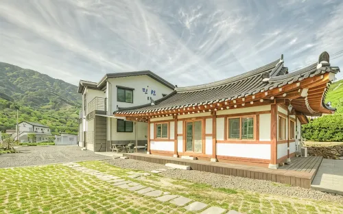 Hadong Hwagaesongi Pension - 2-Star